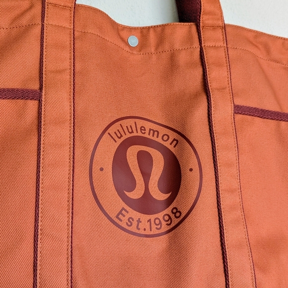 LULULEMON Athletica Orange Cotton Canvas Gym Work Multi Pocket Tote Bag 20L NWOT - Picture 3 of 9